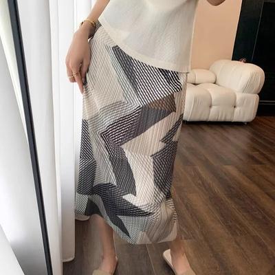 Damenrock im Miyake-Stil mit geometrischem Print, Faltenrock, gerade geschnitten