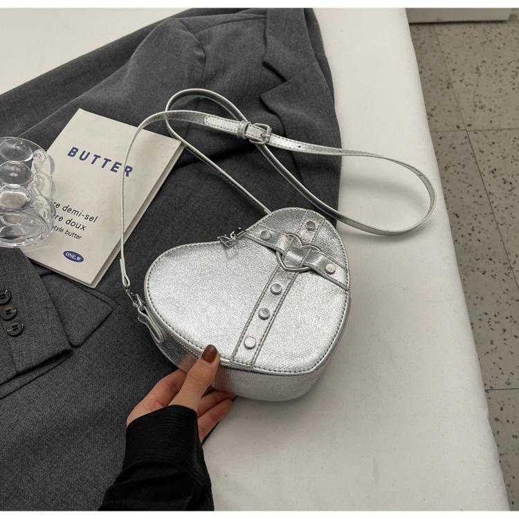 2024 neue modische und beliebte Nieten-vielseitige Umhängetasche Damen-Love-Bag-Handtasche