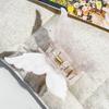 The Oval Hair Clip Exudes A High-end Feel. The Half-tied Shark Clip At The Back of The Head Is A Fashionable Hair Accessory