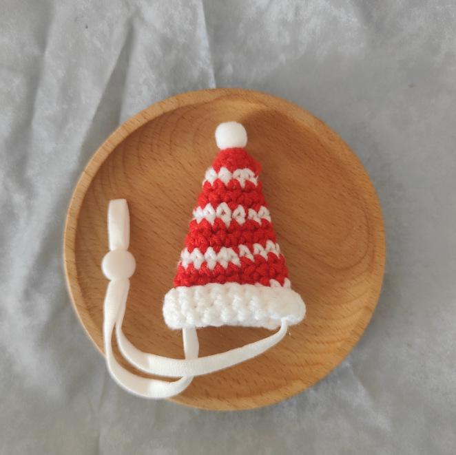 Valentine's Pearl Desktop Goose Set with Mini Knitted Hat & Adjustable Wings Clothing