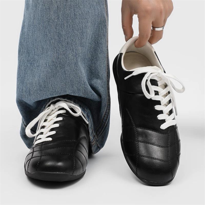 Cowhide Retro Sports and Leisure Shoes for Women's New Oblique Lace-up Versatile Football Thin-soled German Training Shoes Flat-soled Forrest