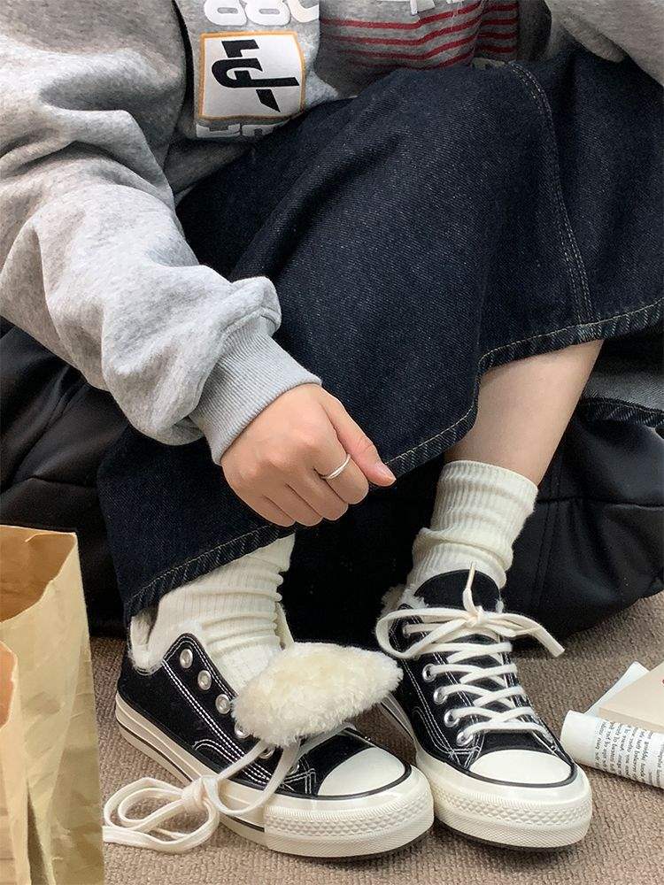 Low-top Cotton Shoes Women's Winter 2025 New Korean Version Versatile Student Velvet Canvas Shoes Women's Shoes Warm and Thicker