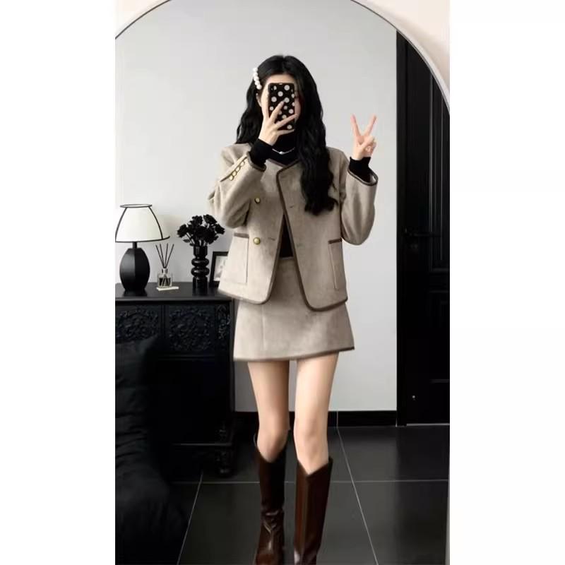 

French Chic Autumn/Winter Wool Coat & Skirt Set - Elegant Trendy Attire L [105-115 lbs]
