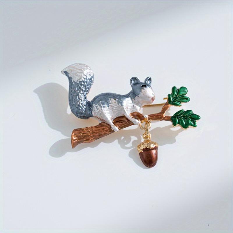 Cute Creative Women Men Exquistie Enamel Squirrel Brooch Pin Lady Drip Oil Animal Badges