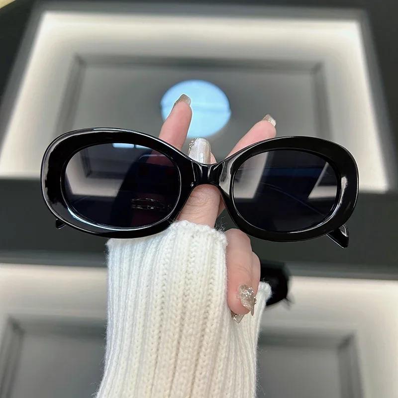 

Fashionable Oval Shape Sunglasses Women Vintage Shades Sun Eyeglasses Female Rivet Brand Style Designer Vintage Retro Round Mirror Oculos De Sol Other