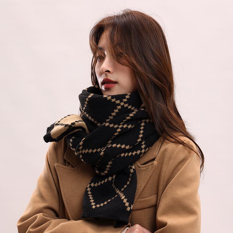 Retro Couple Scarf Women's Winter Thickened Warm High-end Boys Birthday Gift Scarf