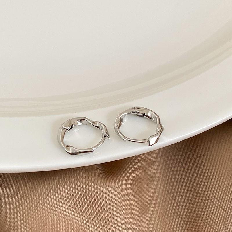 Korean Style Geometric Circle Earrings: Elegant, Versatile Ear Jewelry for Women and Students