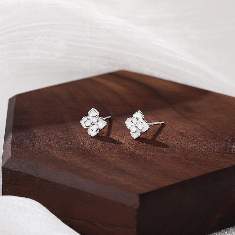 Exquisite Blumenohrringe für Damen mit elegantem Temperament und hochwertigem Design