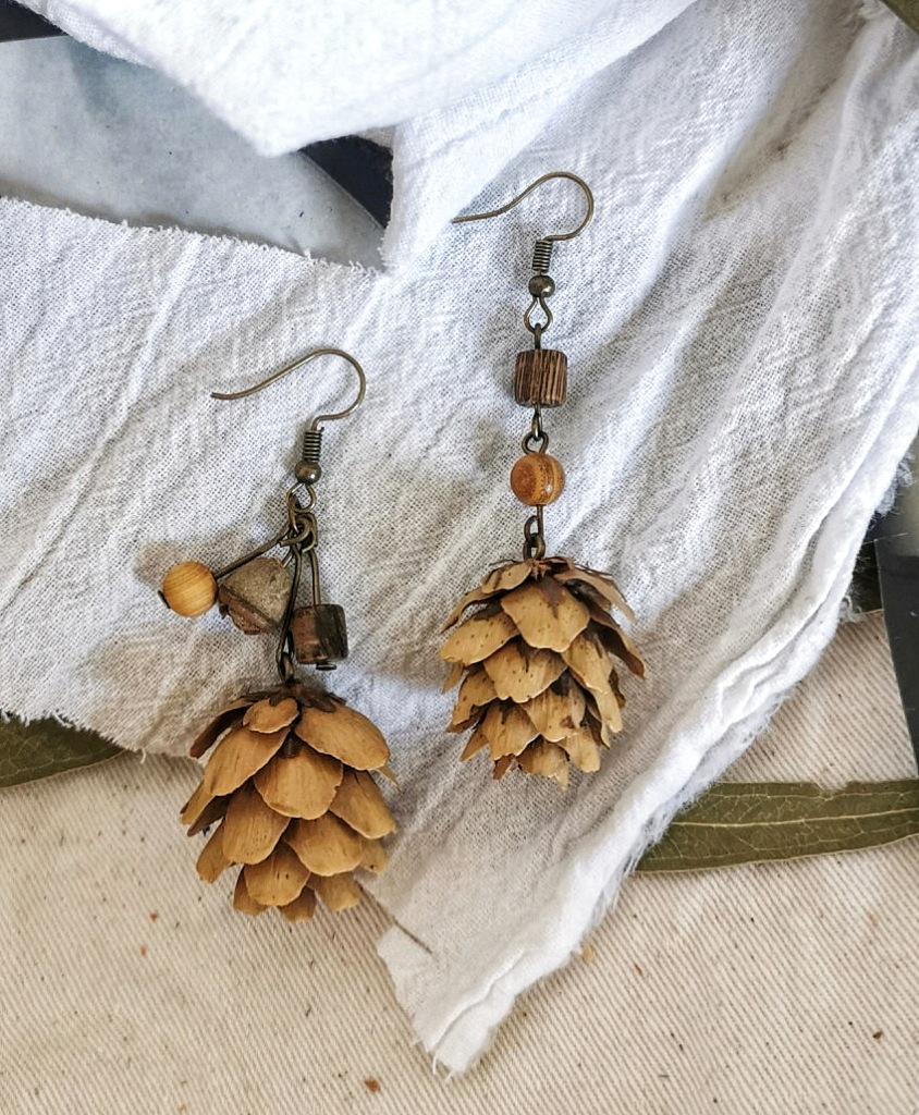 Zapfen Eichel Handgefertigt Echte Pflanze Ohrstecker, Umwandelbar in Ohrclips
