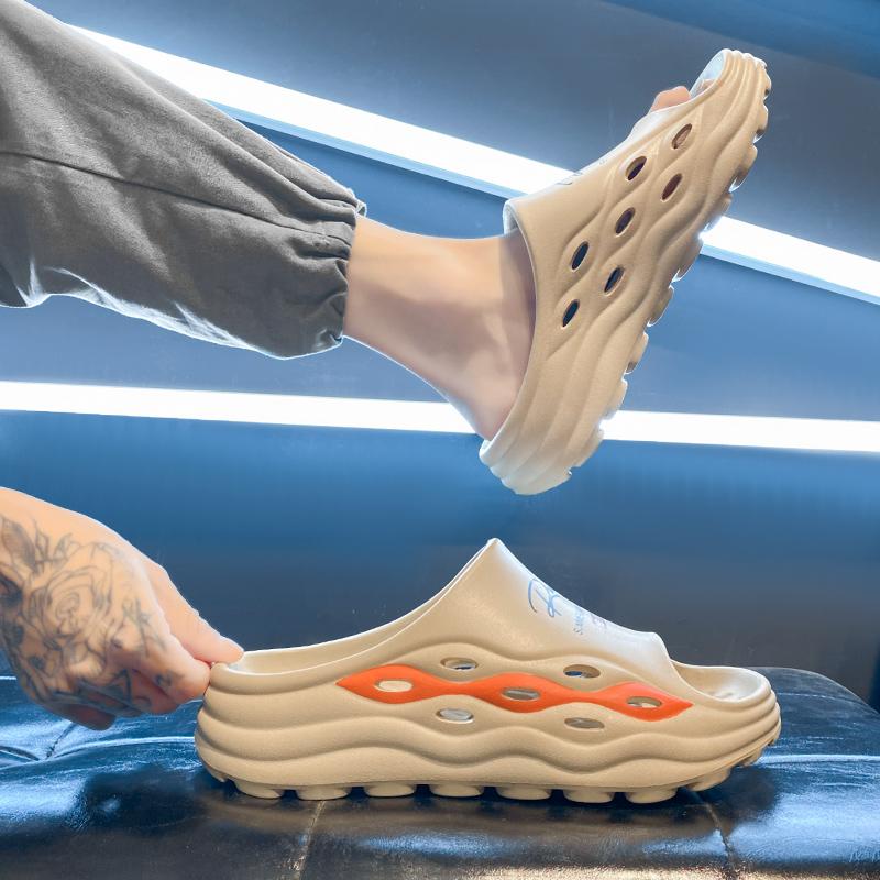 Fashion 2025 New Hot Extra Thick Soled Men Slippers Fashion Summer Shoes Outdoor Sandals Beach Slides EVA Soft Indoor Slippers For Men