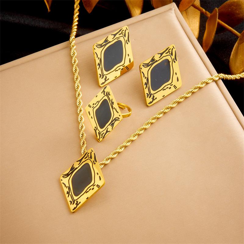 Gold Twisted Rope Chain Jewelry Set with Black Enamel Square Pendant for Women