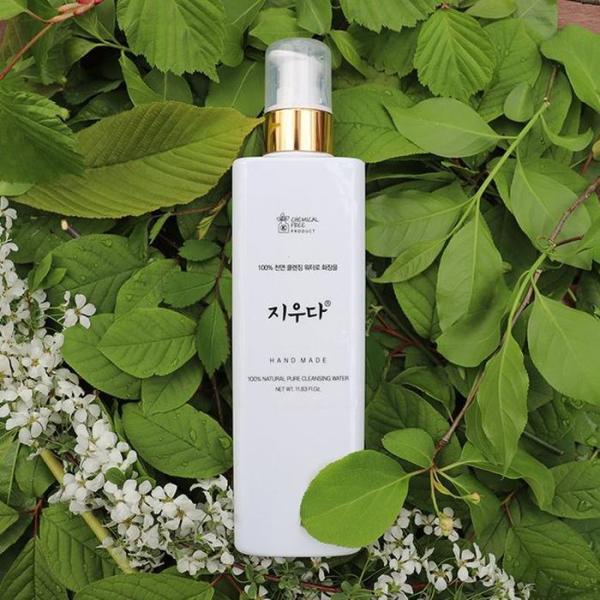 [OF9LO123] Removing Makeup with Natural Cleansing Water (12103204)