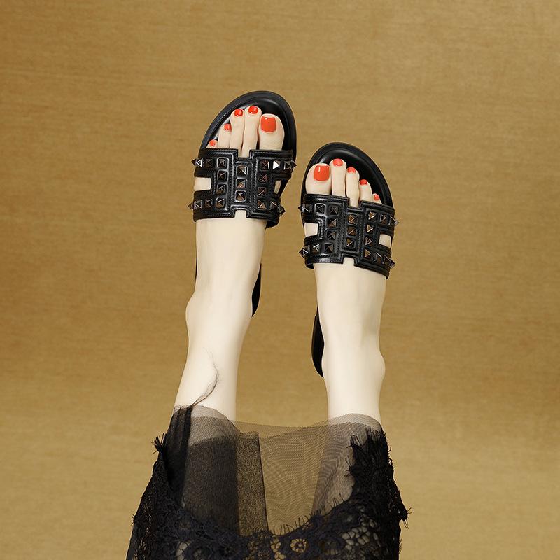 Chic Women's Rivet Slippers: 2025 Summer Fashion, Flat Bottom, Stylish Single Strap for Outdoors & Beach