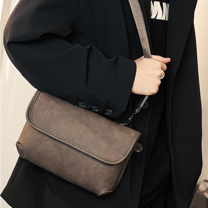 VICTORIATOURIST Men's Multi-functional Casual Crossbody Bag