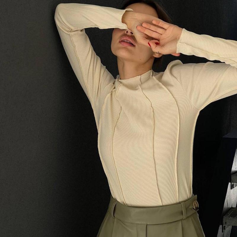 2024 Rané jaro Nové korejské jednobarevné spodní tričko Kulatý výstřih Slim fit Ležérní Sexy top pro ženy