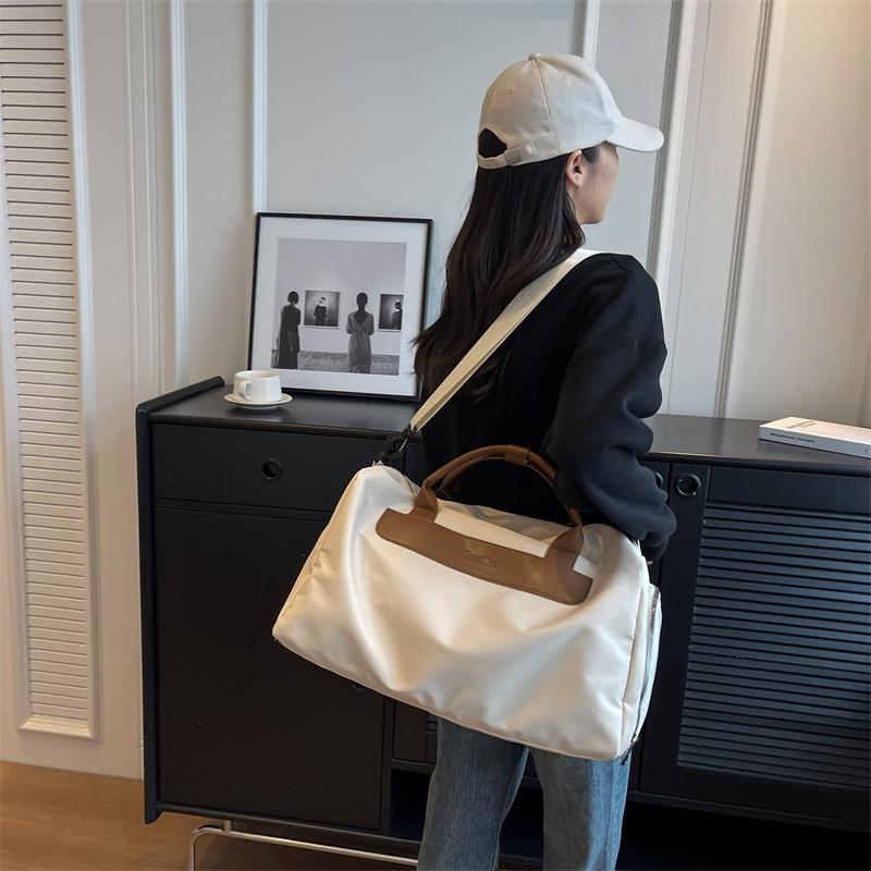 High-value short-distance travel bag Women's large-capacity business trip dry and wet separation messenger bag Outdoor portable yoga fitness bag