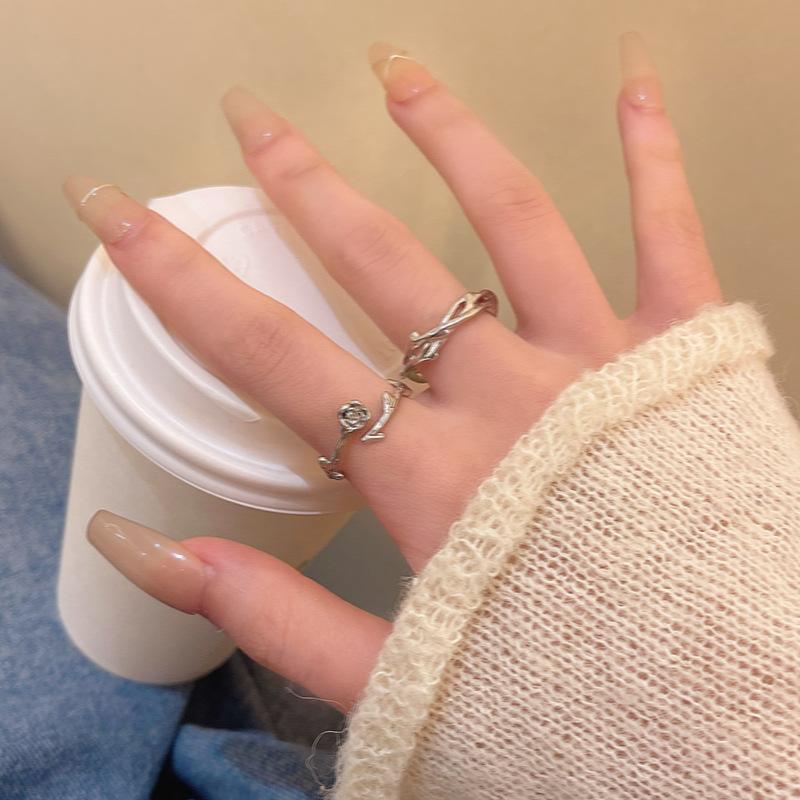 Двухкомпонентный набор кольцо-шип роза женское легкая роскошь нишевый дизайн открытое кольцо кольцо парные украшения opening adjustable