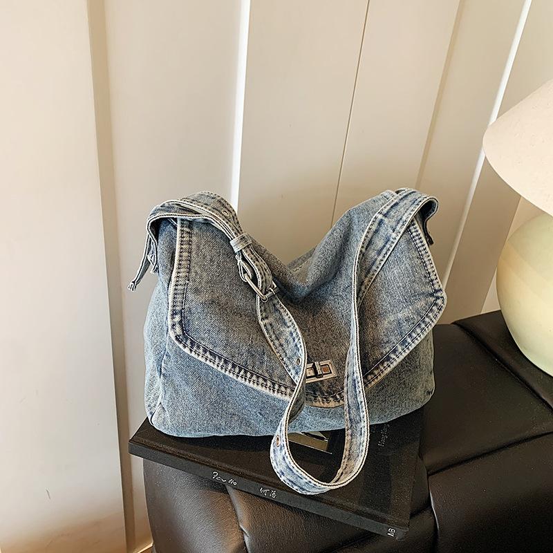 

Джинсовая сумка женская 2025 универсальная популярная повседневная сумка через плечо большой вместимости сумка-тоут модная сумка-мессенджер светло-синий