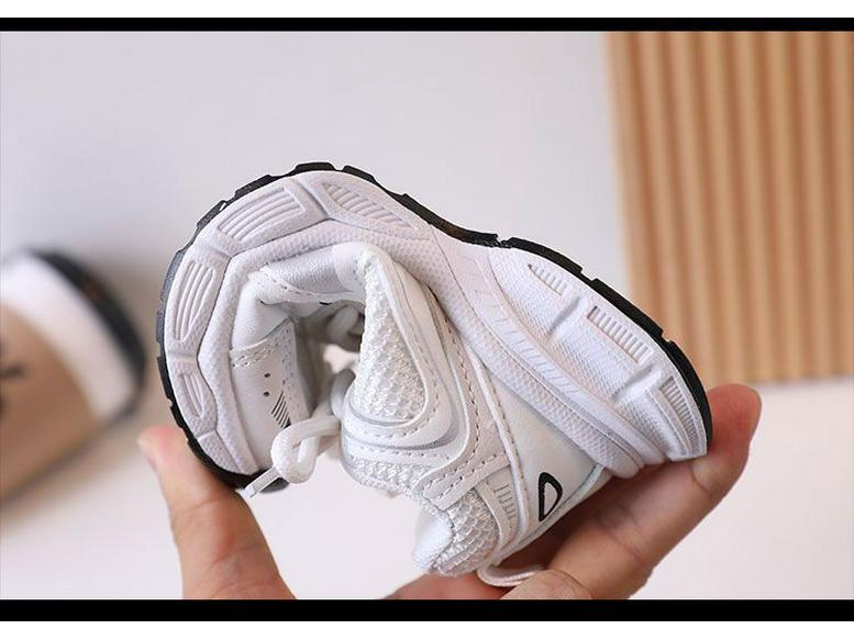 Dětské jarní tenisky 2024: Dívčí a chlapecké „dad shoes“