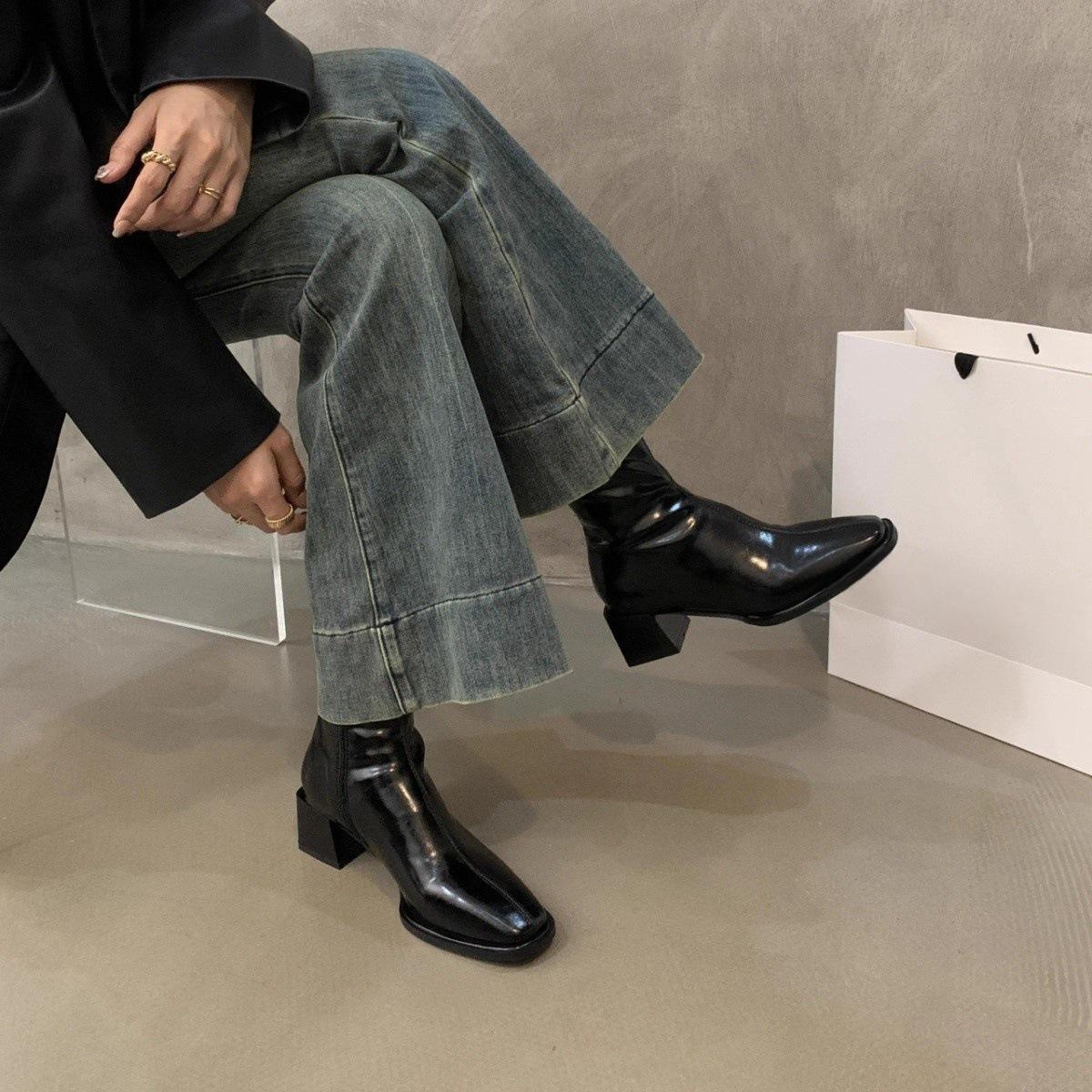 

Французские короткие женские сапоги 2024 года, осень и зима, новые эластичные тонкие сапоги, сапоги Chelsea Martin, высокие каблуки, маленькие одинарные сапоги 39 чёрный