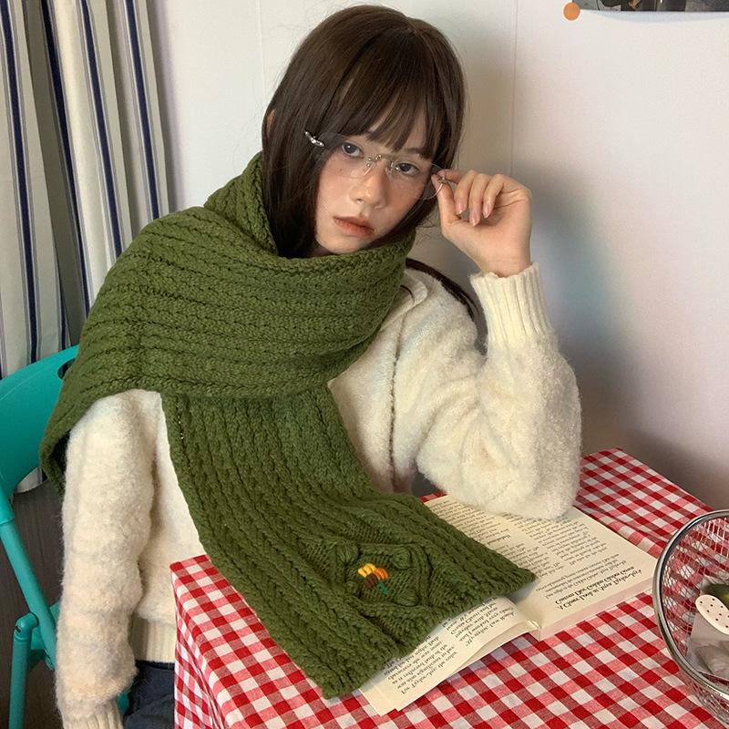 Retro Floral Embroidery Scarf - Women's Warm Knit Neck Gaiter for Autumn/Winter