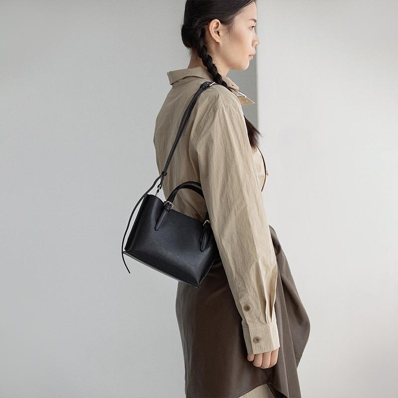 VENOF  Red Leather Handbag for Women - Crossbody, Full-Grain Leather, Single-Shoulder, Wedding Tote Bag