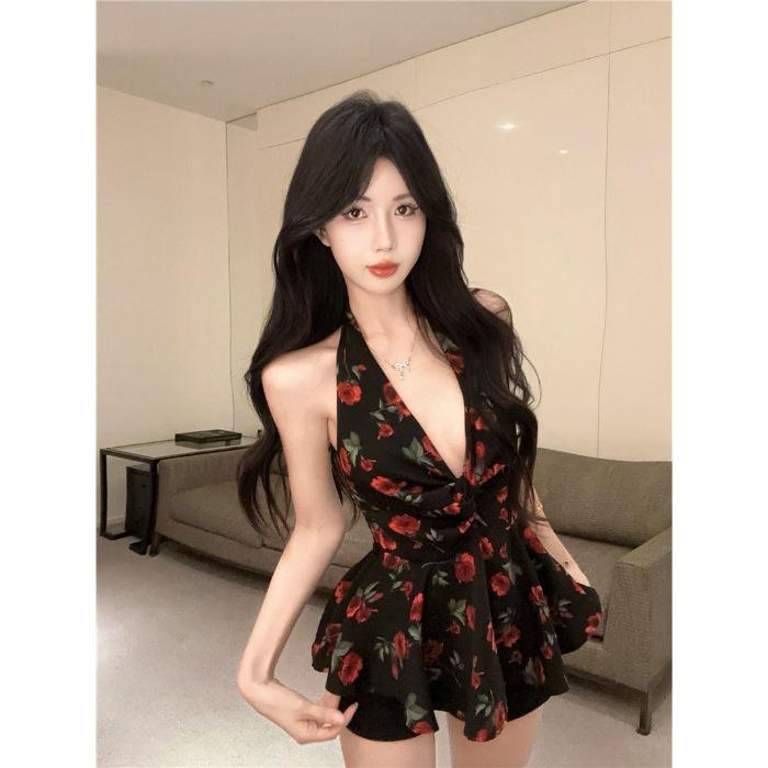 

Printed shirt women s new Spice Girl red rose V-neck backless beautiful waist sexy kinky sleeveless top XS чёрный
