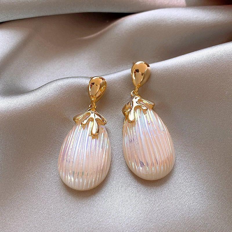 

Срібні сережки-пусети з перлами класу люкс Любов Нішевий темперамент Висококласні сережки Універсальні сережки в придворному стилі