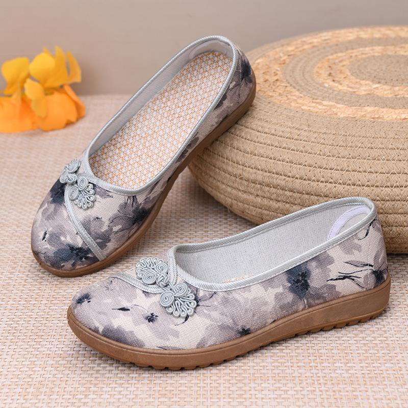 

Весенне-осенние новые туфли из ткани Старого Пекина, женские туфли-одинарки, повседневные на плоской подошве, дышащие вышитые туфли, туфли-один педаль, туфли для мамы 36