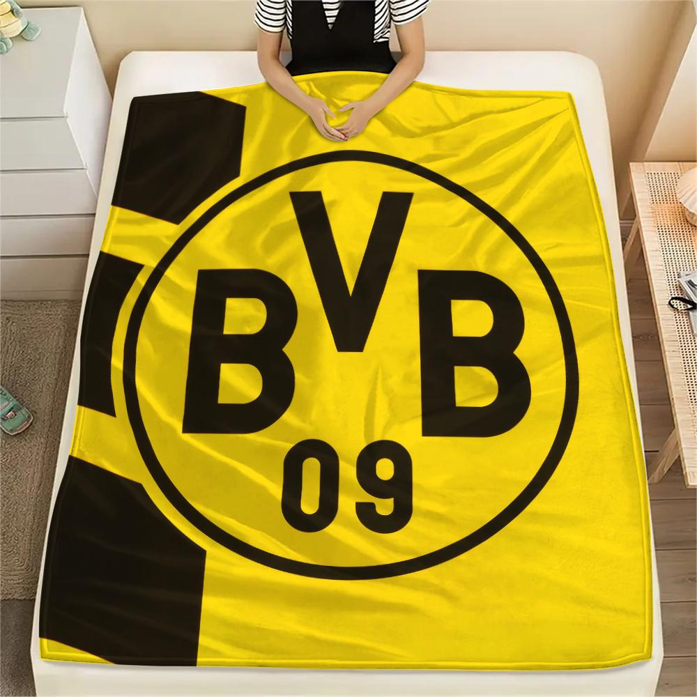 Borussia Dortmund, wzór Koc flanelowy, Wysoka jakość, Wygodny na każdą porę roku, Wystrój domu, Ciepło i komfort, Idealny na prezenty.