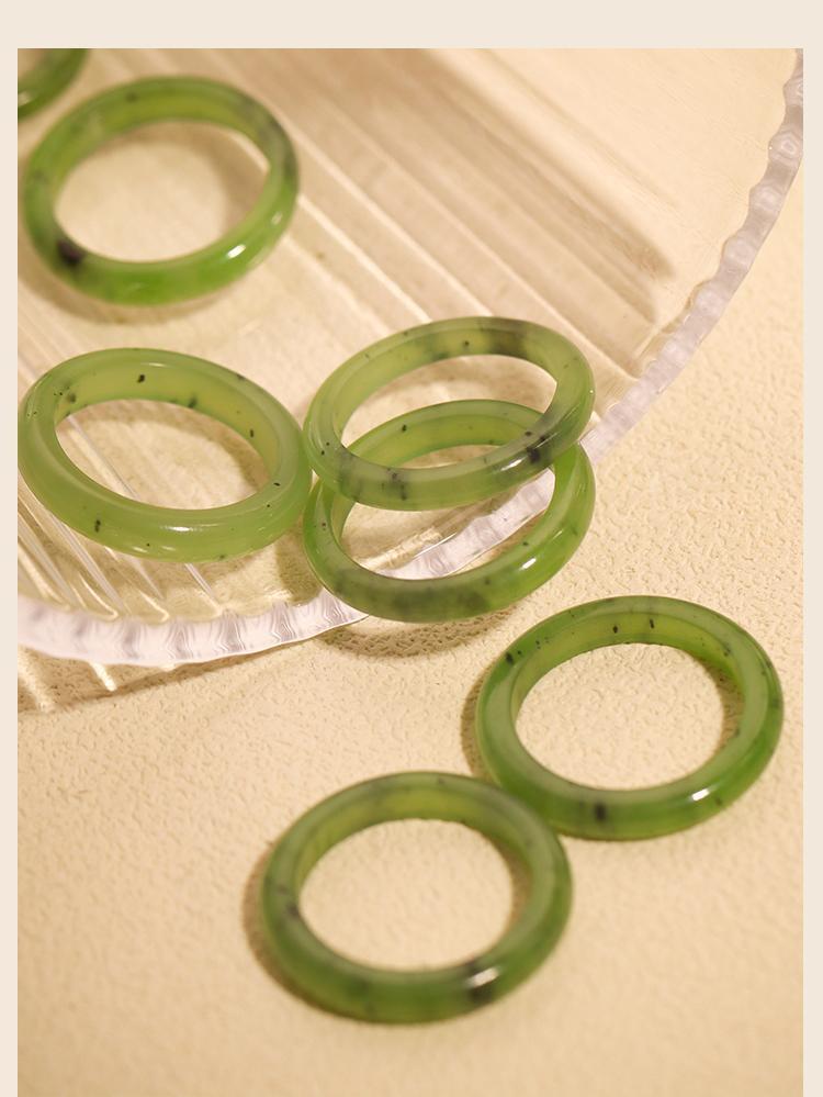 Pravý prsten z nefritu 'Puntíkované Kiwi': Hetianská špenátově zelená, Jednoduchý pásek, Dárek ve starém stylu