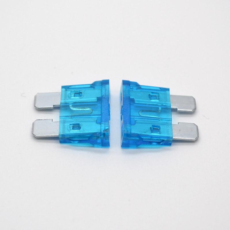 30Pcs Standard Car Automotive 15Amp Fuse Blade Motorcycle Truck Suv Car Replacement Fuse Fuse Holders1