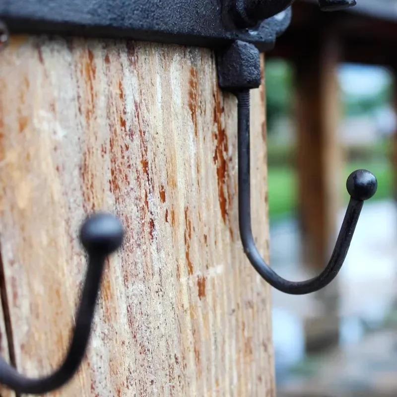 Letter Shape Hooks Metal Cast Iron Classical Retro Garden Courtyard Wall Decorate Clothes Hat Wall Mounted Rusty Colored Hook