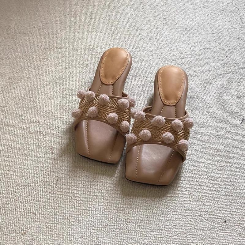 

Мода 2025 НОВЫЙ Романтический стиль для отпуска Плетеные соломенные сандалии на плоской подошве для женщин Уличные на толстом каблуке Ретро пляжные шлепанцы 40 абрикосовый