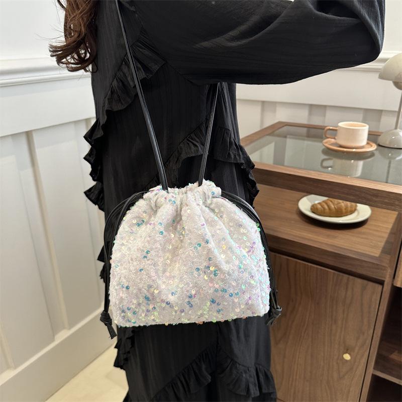 Internet Celebrity Sequins Fashion Drawstring Small Bag Women 2025 Spring New Versatile Ins Shoulder Messenger Bag Bucket Bag