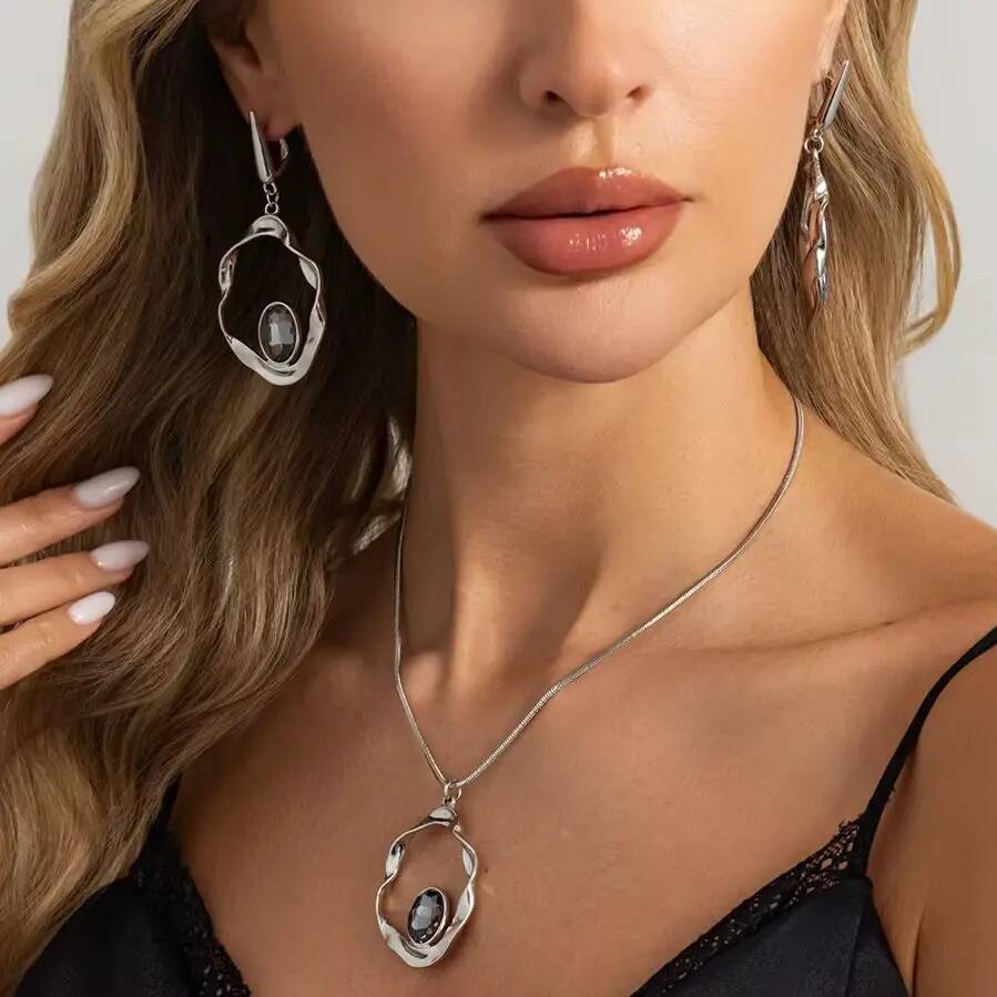 SHIXIN Exquisite Irregular Acrylic Drill Pendant Necklace Earrings Set Women 2026 New Geometric Hollowout Clavicle Chain Jewelry