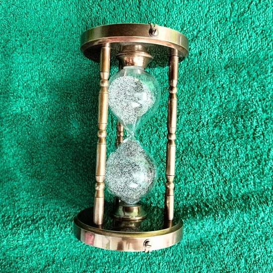 Home Decor Messing-Sanduhr zum Sammeln, Sanduhr, 5-Minuten-Sanduhr mit magnetischem Kompass an beiden Enden