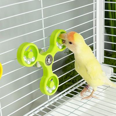 Ptáci – Hračky pro ptáky