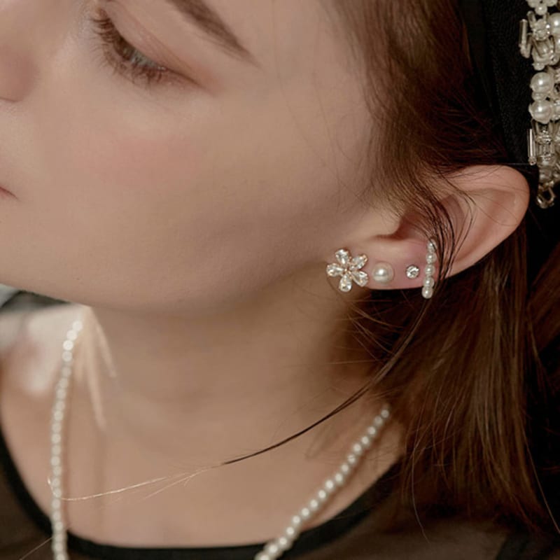 BESTY Blooming Drop Earrings