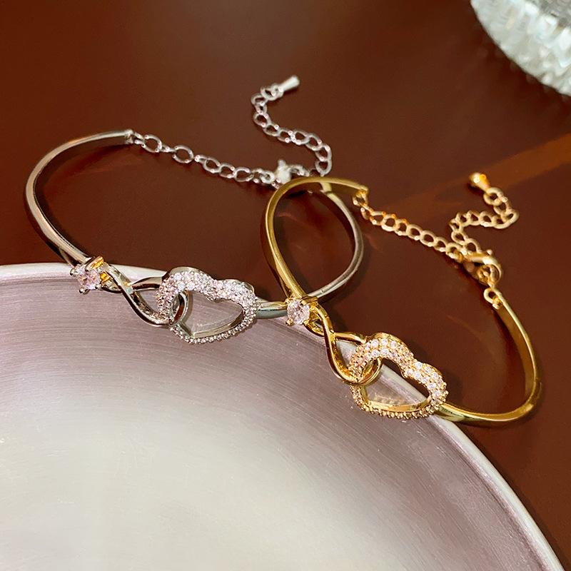Hot selling hollow out simple and versatile fashionable wristband with a light luxury and high-end feel