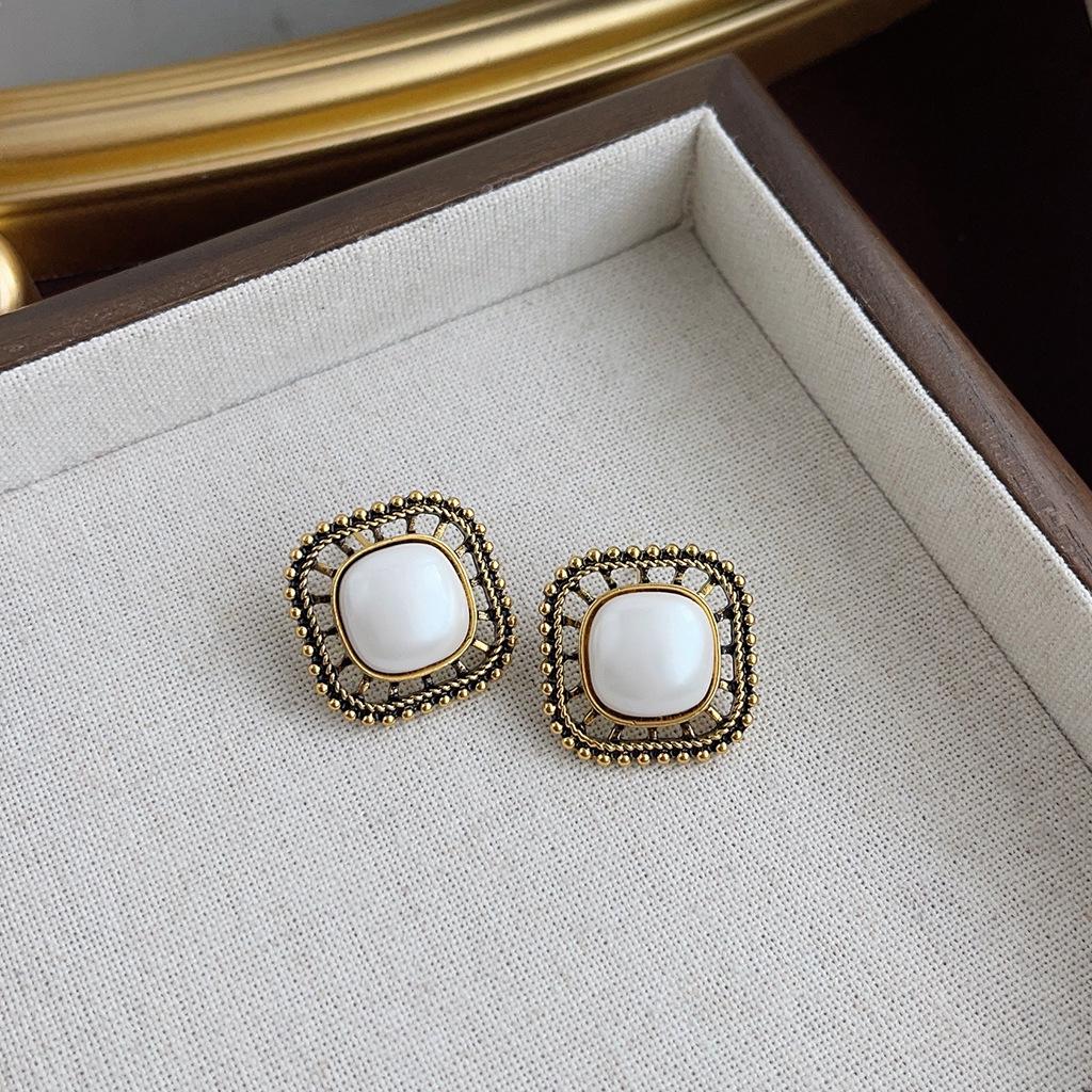 Boucles d'oreilles géométriques vintage en perles pour femmes - Style rétro de Hong Kong, luxe léger, sensation haut de gamme