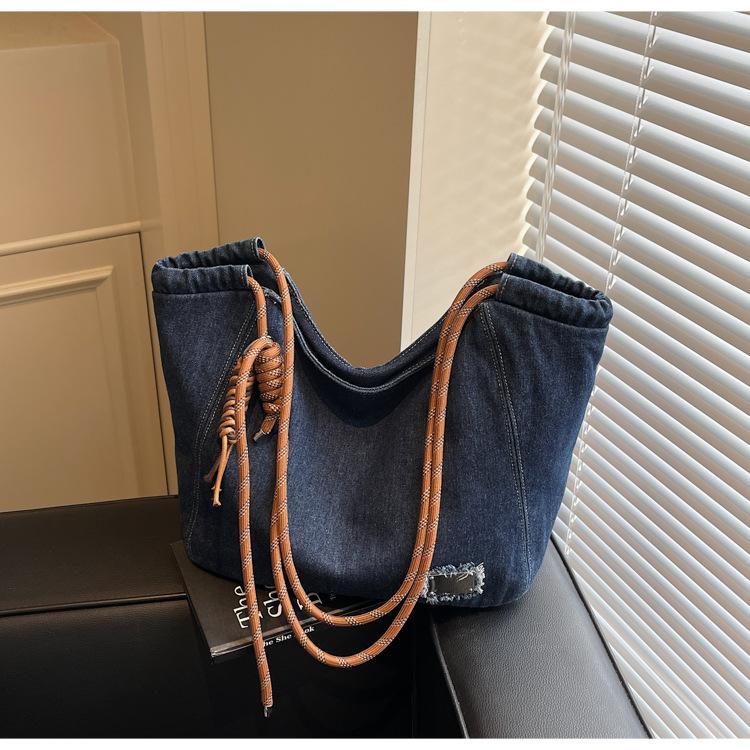 Korean Version Large Capacity Bag, New Fashionable Denim Single Shoulder Crossbody Bag, Casual Commuting Tote Bag