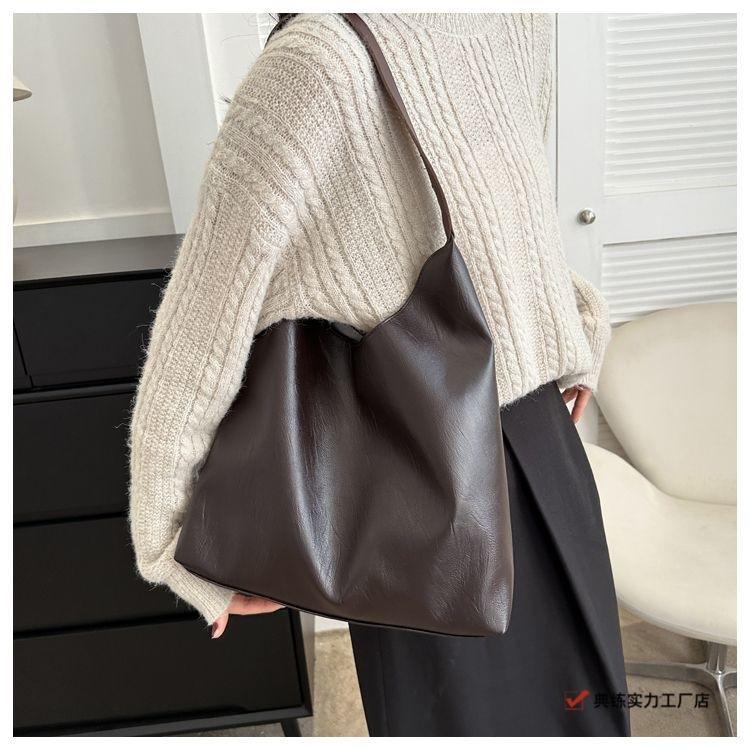 Korean Lazy Wind One Shoulder Underarm Large Capacity Bag Women's New Autumn and Winter Commuter Retro Versatile Tote Bag
