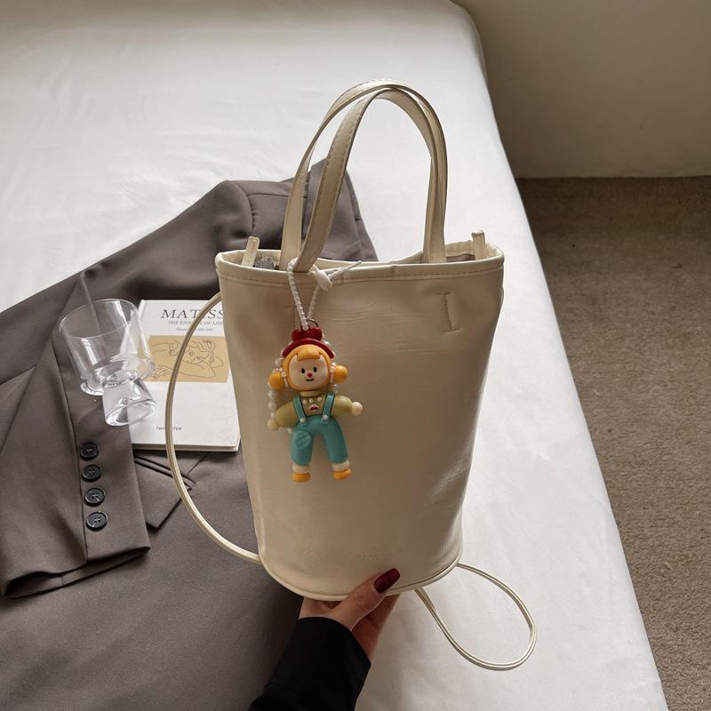 This Year's Popular Portable Bucket Bag Women's 2025 Summer New Simple Foreign Commuter Shoulder Bag Fashion Messenger Bag