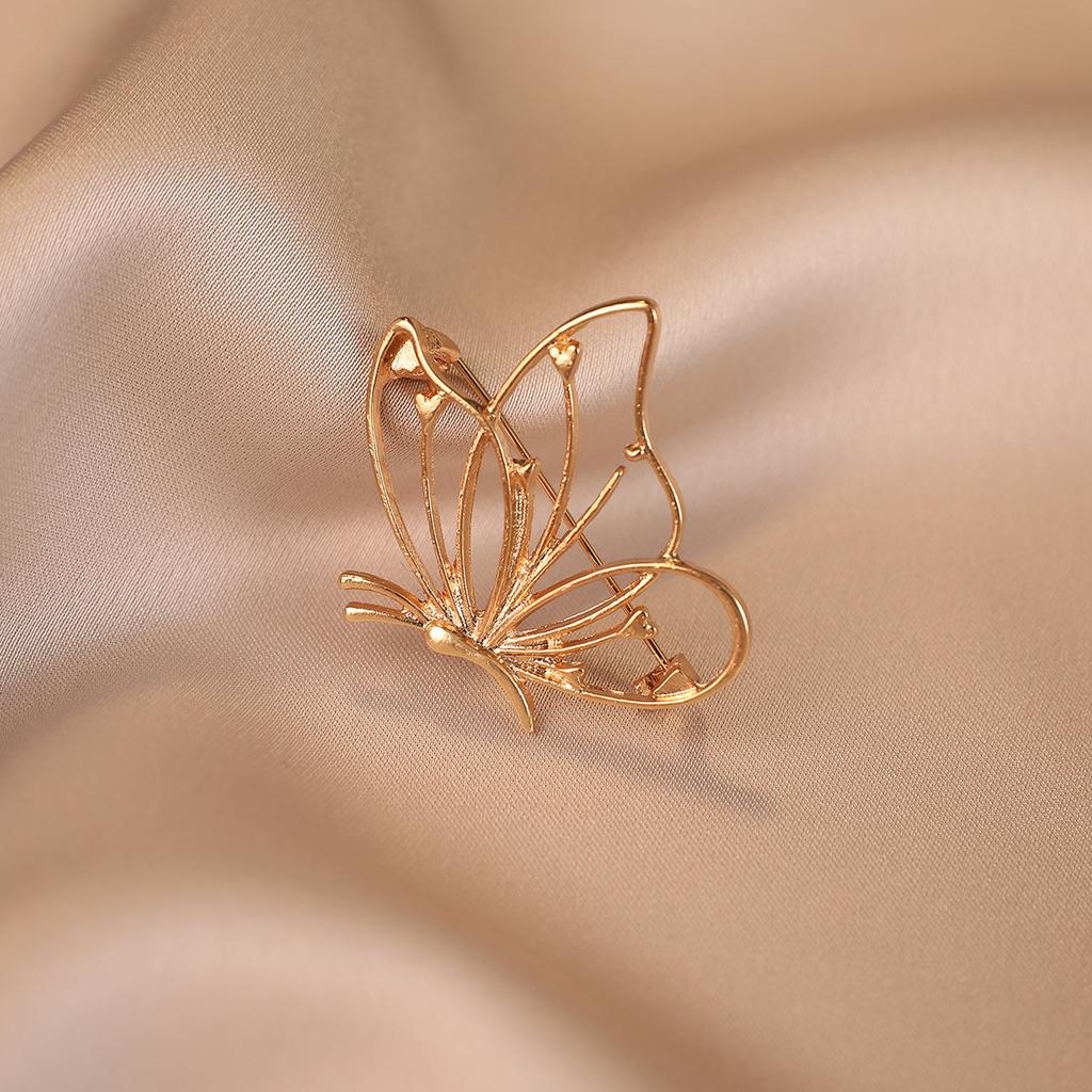 The Hollowed-out Butterfly Anti-glare Brooch Design Is A Unique and Versatile Brooch for Women