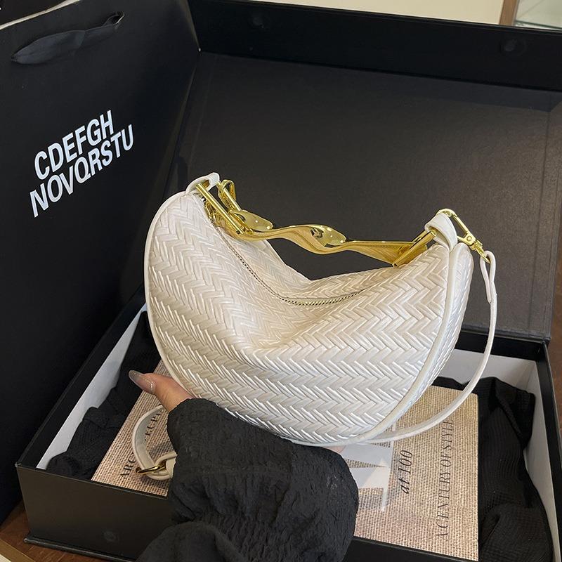 Fashion Woven Pattern Portable Crescent Bag Women's Bag Summer New High-end Texture Shoulder Underarm Bag Trendy Messenger Bag