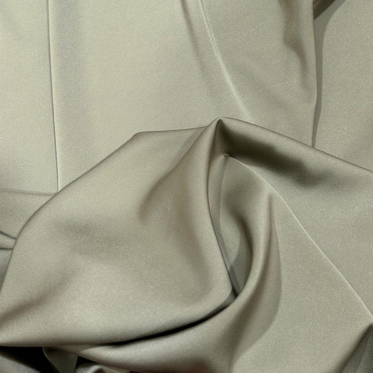 

The new bean green smooth acetate-like satin fabric is suitable for wedding dresses formal gowns and designer clothing materials 1.5M&1M