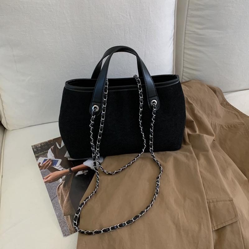 

Deerskin velvet large-capacity small square bag women s 2025 autumn new fashionable and simple portable shoulder bag commuter armpit bag