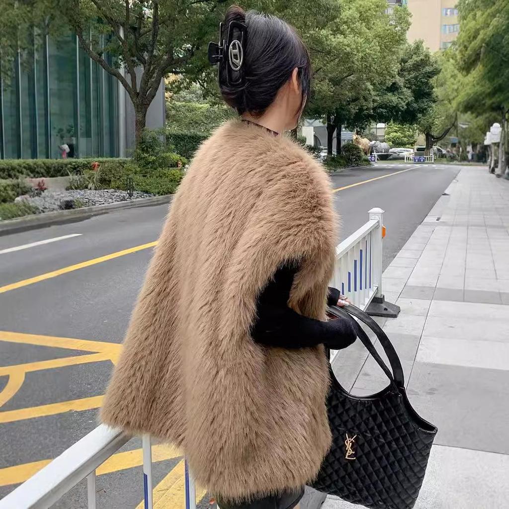 European Mid-Length V-Neck Fox Fur Vest for Women - Autumn/Winter Collection