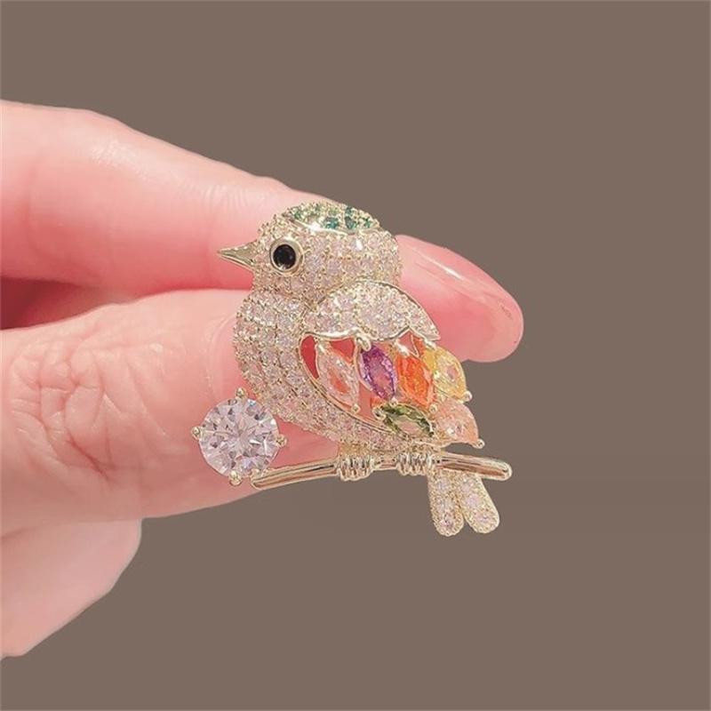 Luxury Colorful Cubic Zircon Bird Brooch Gold Color Animal Copper Brooch Women Weddings Banquet Lapel Pins Gifts